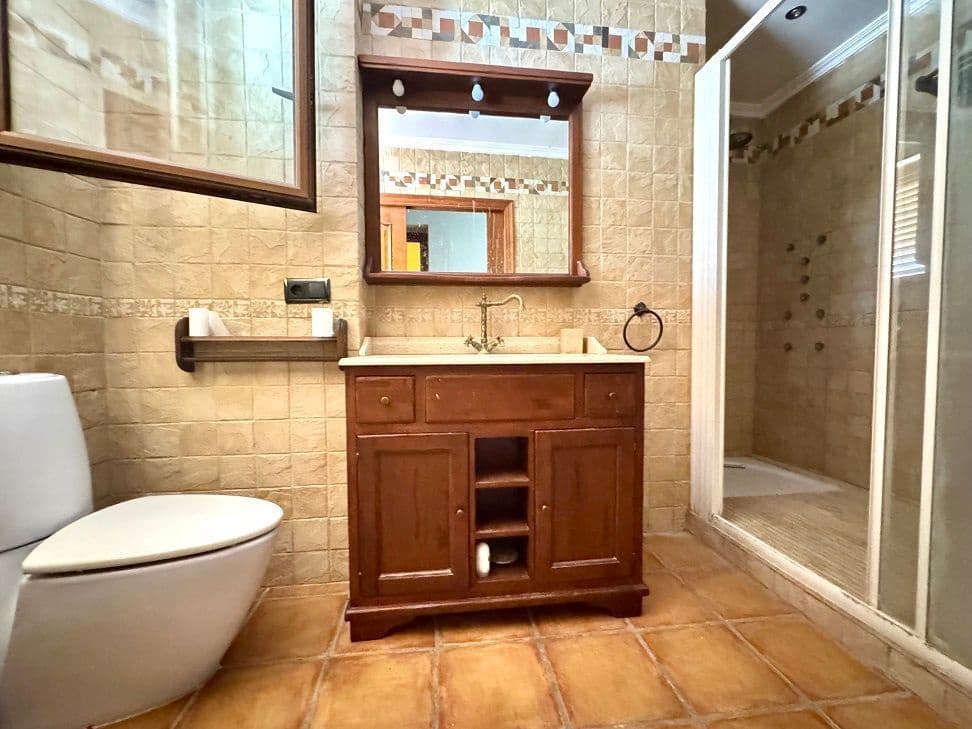 7 bedroom Villa for sale in La Nucia with pool garage - € 750,000 (Ref: 9116645)