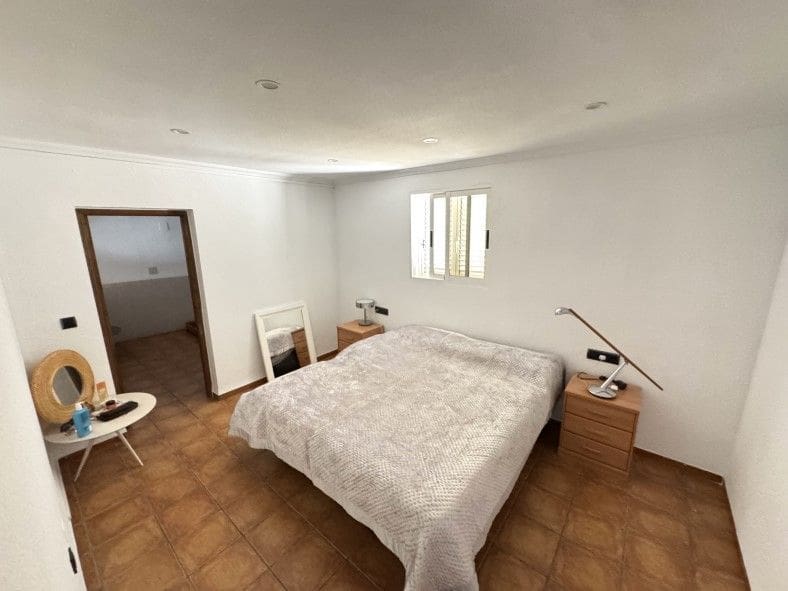 7 bedroom Villa for sale in La Nucia with pool garage - € 750,000 (Ref: 9116645)