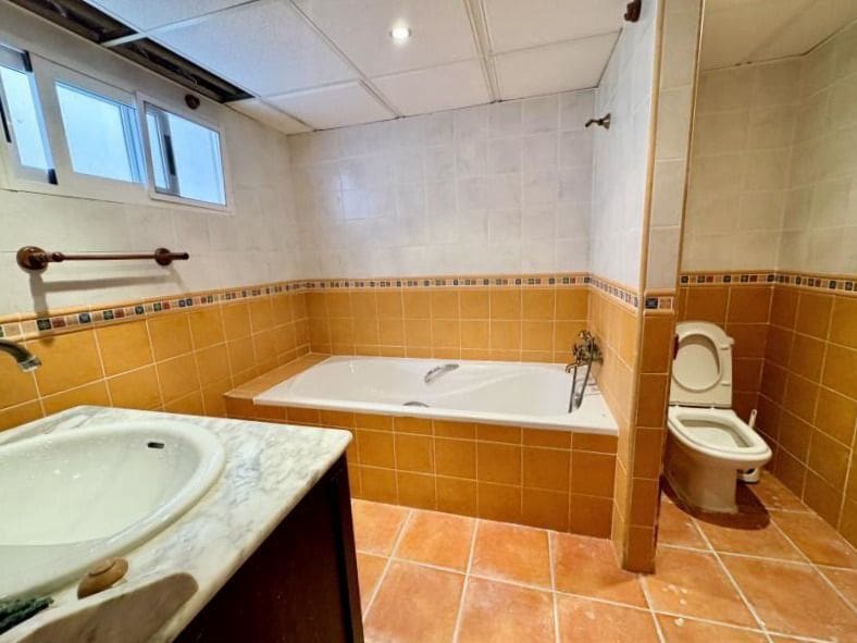 7 bedroom Villa for sale in La Nucia with pool garage - € 750,000 (Ref: 9116645)