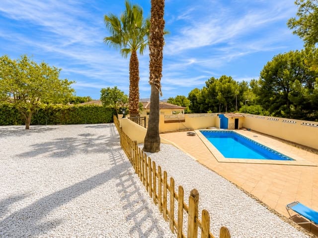 7 soveværelse Villa til salg i La Nucia med swimmingpool garage - € 750.000 (Ref: 9116645)