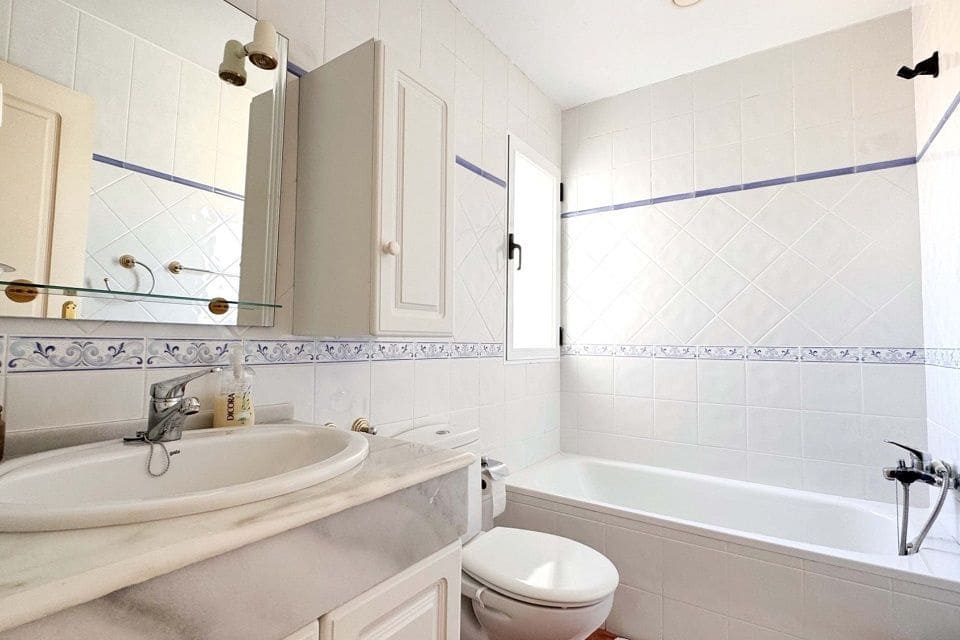 3 soveværelse Semi-Rækkehus til salg i Albir med swimmingpool garage - € 495.000 (Ref: 9148861)