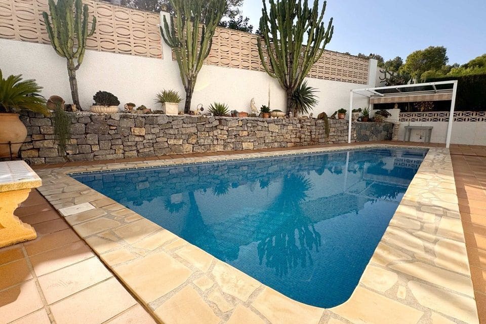 3 soveværelse Semi-Rækkehus til salg i Albir med swimmingpool garage - € 495.000 (Ref: 9148861)