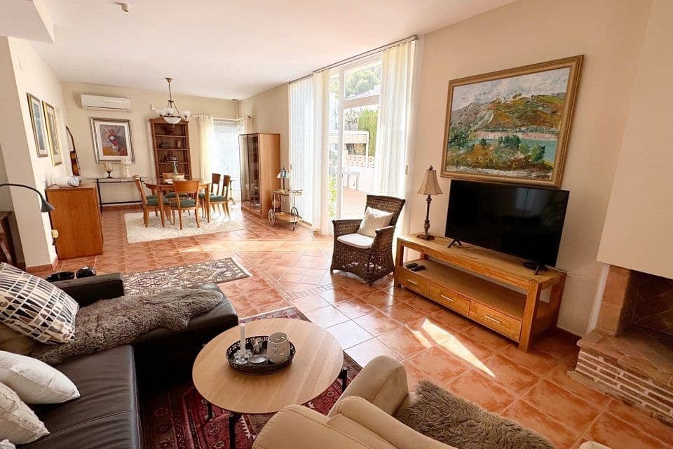 3 soveværelse Semi-Rækkehus til salg i Albir med swimmingpool garage - € 495.000 (Ref: 9148861)