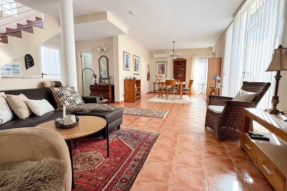 3 soveværelse Semi-Rækkehus til salg i Albir med swimmingpool garage - € 495.000 (Ref: 9148861)