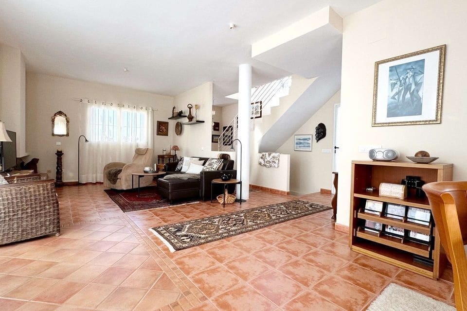 3 soveværelse Semi-Rækkehus til salg i Albir med swimmingpool garage - € 495.000 (Ref: 9148861)