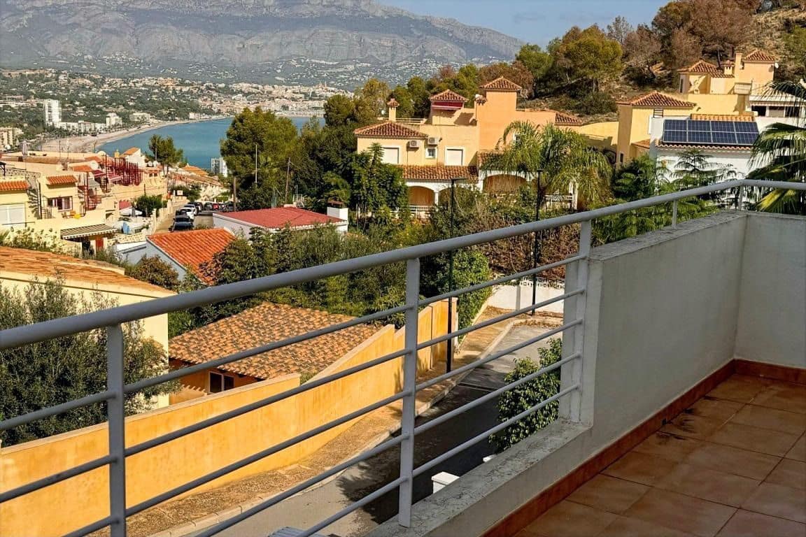 3 soveværelse Semi-Rækkehus til salg i Albir med swimmingpool garage - € 495.000 (Ref: 9148861)