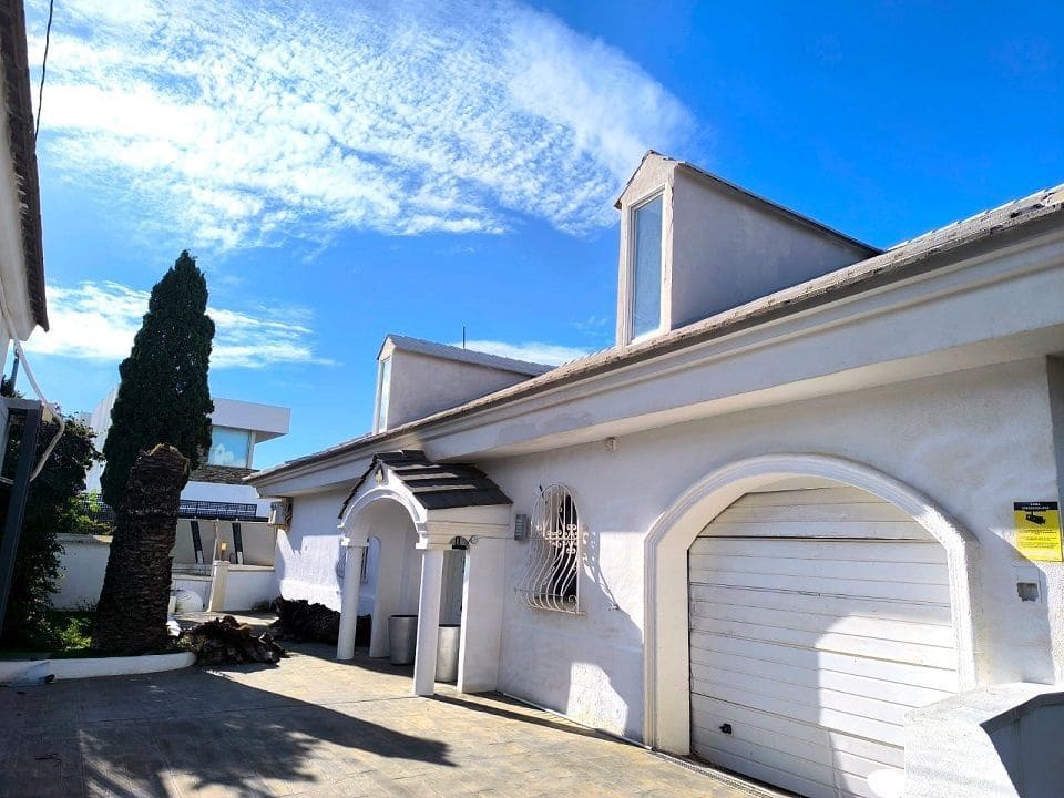 5 soveværelse Villa til salg i Benidorm med swimmingpool garage - € 2.250.000 (Ref: 9171153)