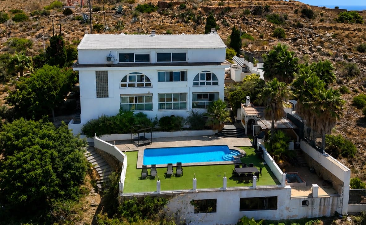 5 makuuhuone Huvila myytävänä paikassa Benidorm mukana uima-altaan 
autotalli - 1 925 000 € (Ref: 9171153)