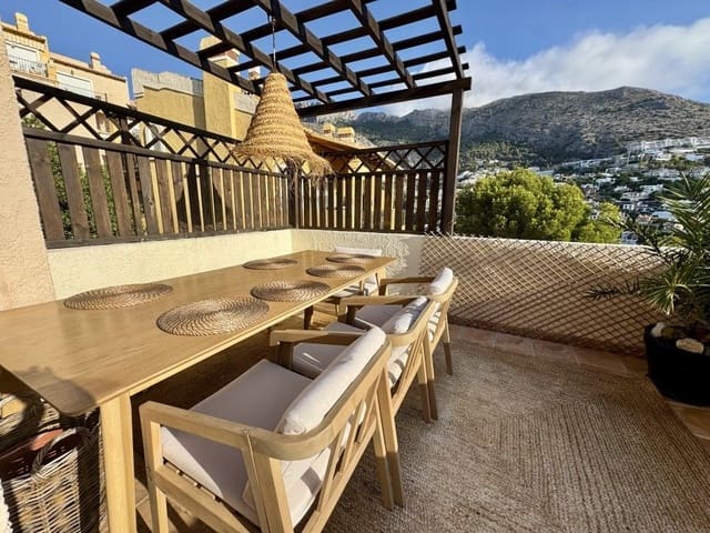 3 bedroom Bungalow for sale in Altea with pool garage - € 440,000 (Ref: 9247949)