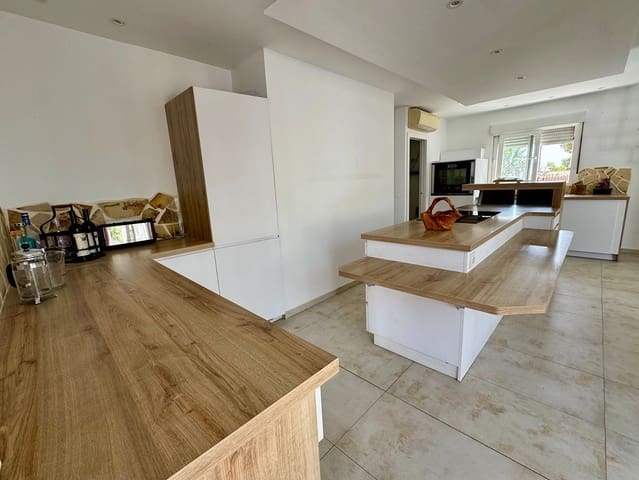 4 Zimmer Villa zu verkaufen in La Nucia mit Pool Garage - 475.000 € (Ref: 9296671)