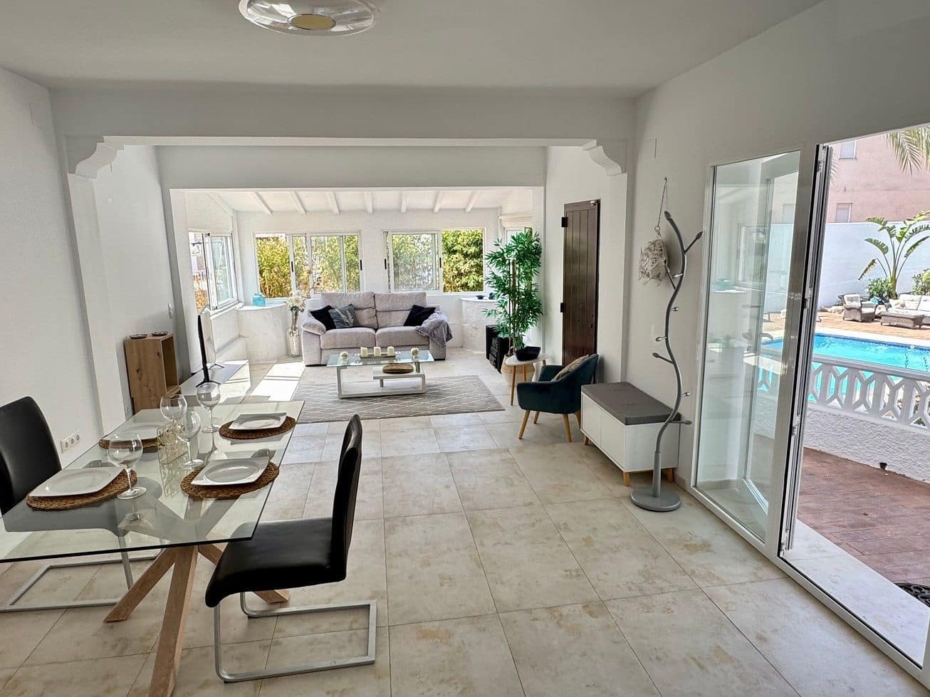 4 Zimmer Villa zu verkaufen in La Nucia mit Pool Garage - 475.000 € (Ref: 9296671)