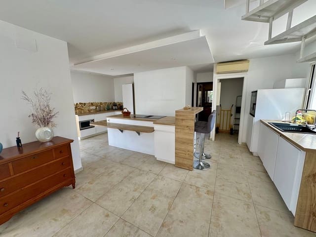 4 Zimmer Villa zu verkaufen in La Nucia mit Pool Garage - 475.000 € (Ref: 9296671)