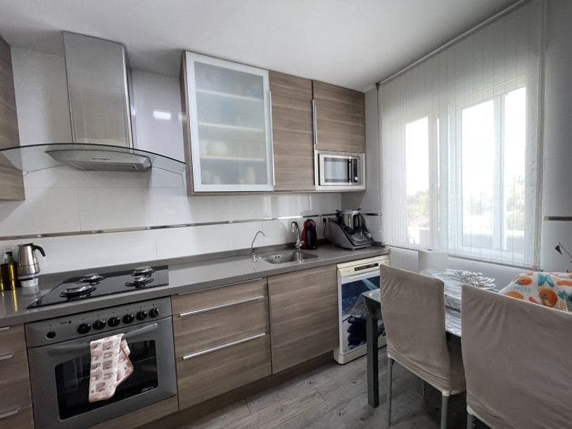 2 bedroom Apartment for sale in Benidorm with pool garage - € 293,000 (Ref: 9385156)