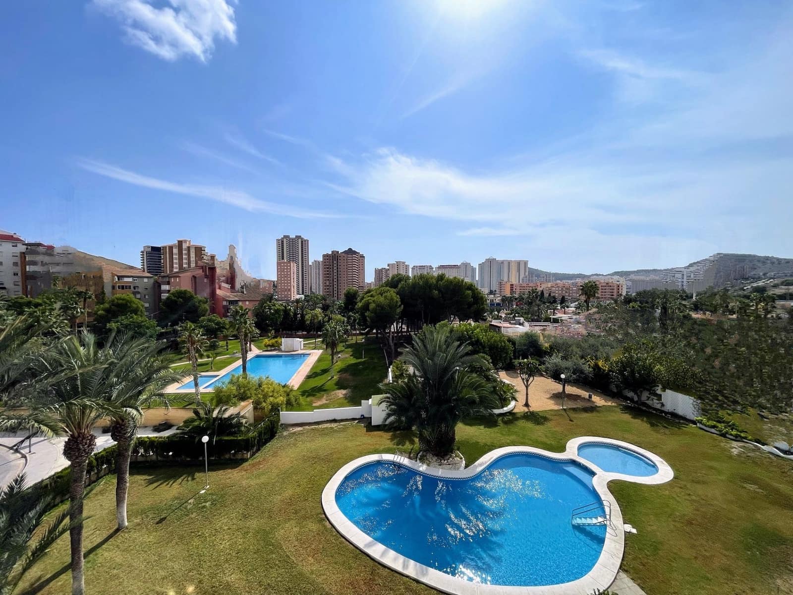 2 bedroom Apartment for sale in Benidorm with pool garage - € 293,000 (Ref: 9385156)