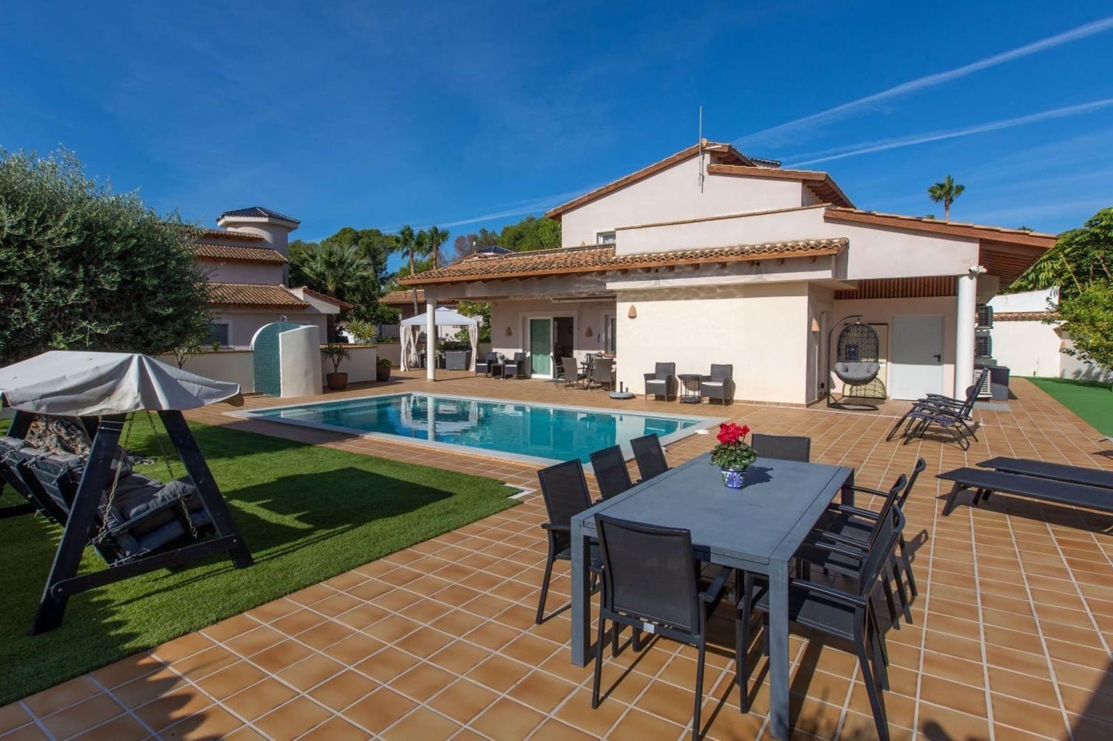 7 bedroom Villa for sale in Alfaz del Pi / L'Alfas del Pi with pool garage - € 795,000 (Ref: 9393259)