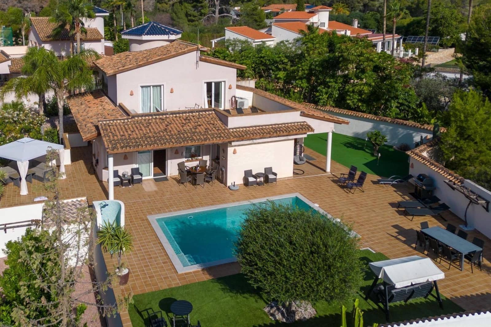 7 bedroom Villa for sale in Alfaz del Pi / L'Alfas del Pi with pool garage - € 795,000 (Ref: 9393259)