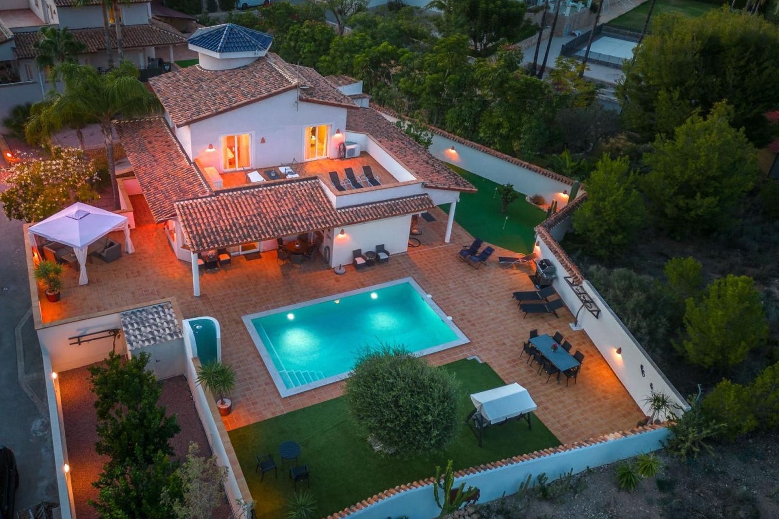 7 bedroom Villa for sale in Alfaz del Pi / L'Alfas del Pi with pool garage - € 795,000 (Ref: 9393259)