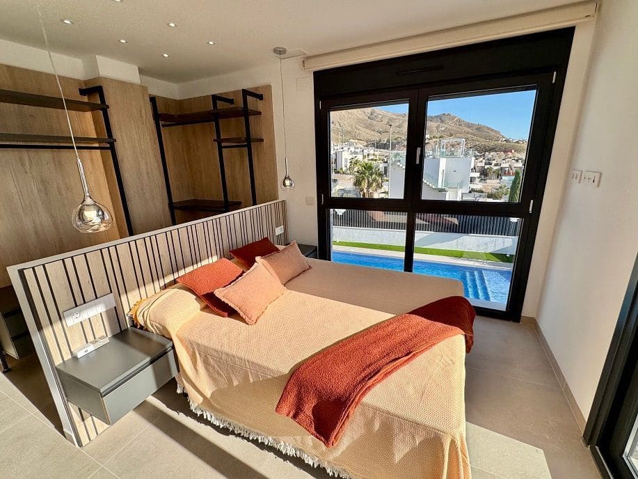 4 bedroom Villa for sale in Finestrat with pool garage - € 919,900 (Ref: 9400434)