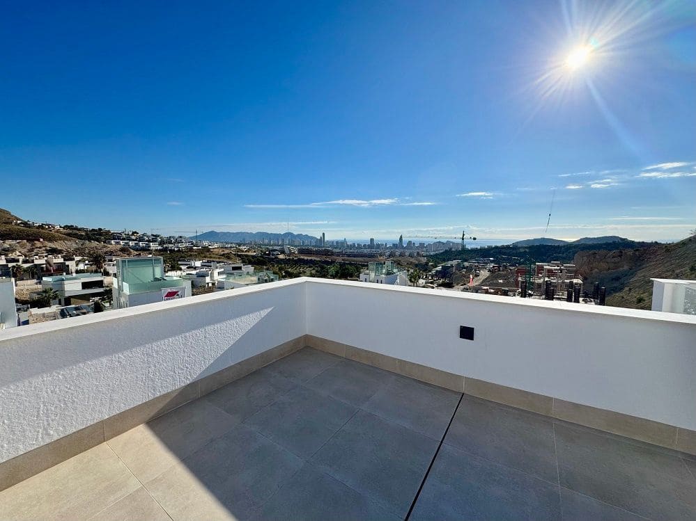 4 bedroom Villa for sale in Finestrat with pool garage - € 919,900 (Ref: 9400434)