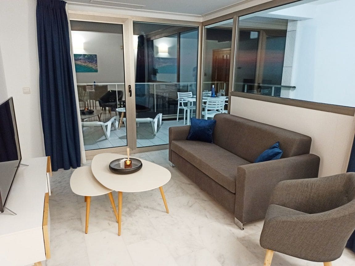2 bedroom Apartment for sale in Benidorm with pool garage - € 369,500 (Ref: 9400435)