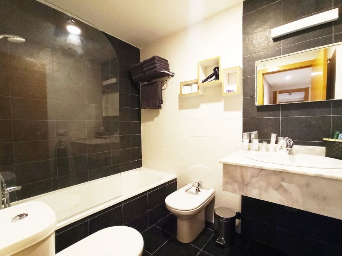 2 bedroom Apartment for sale in Benidorm with pool garage - € 369,500 (Ref: 9400435)