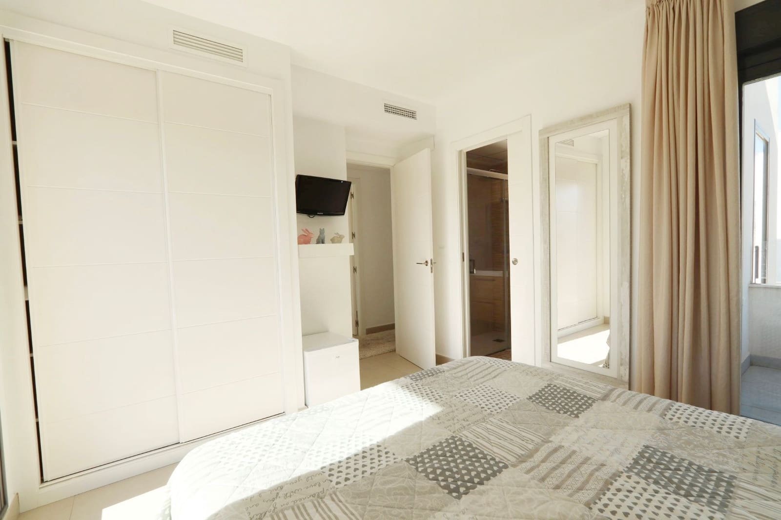 Chalet de 3 habitaciones en La Nucia en venta con piscina garaje - 585.000 € (Ref: 9448842)