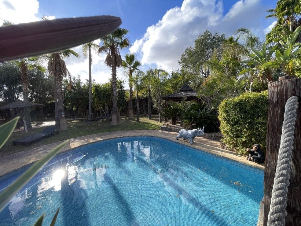 4 bedroom Villa for sale in La Nucia with pool garage - € 1,700,000 (Ref: 9475916)