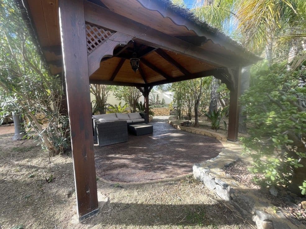 4 bedroom Villa for sale in La Nucia with pool garage - € 1,700,000 (Ref: 9475916)