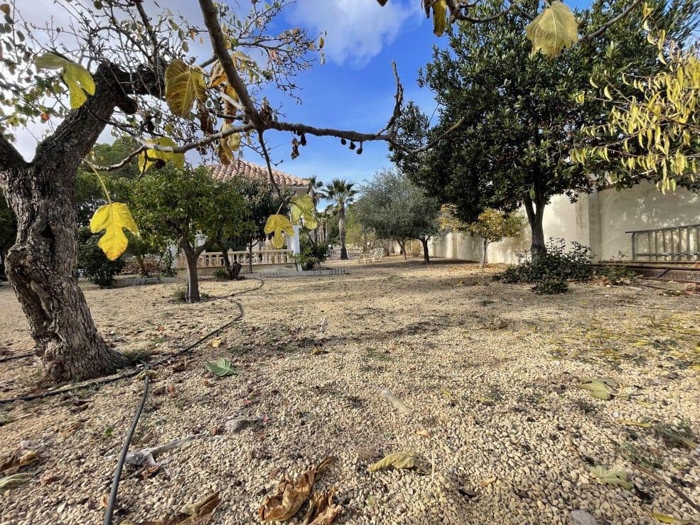 4 bedroom Villa for sale in La Nucia with pool garage - € 1,700,000 (Ref: 9475916)