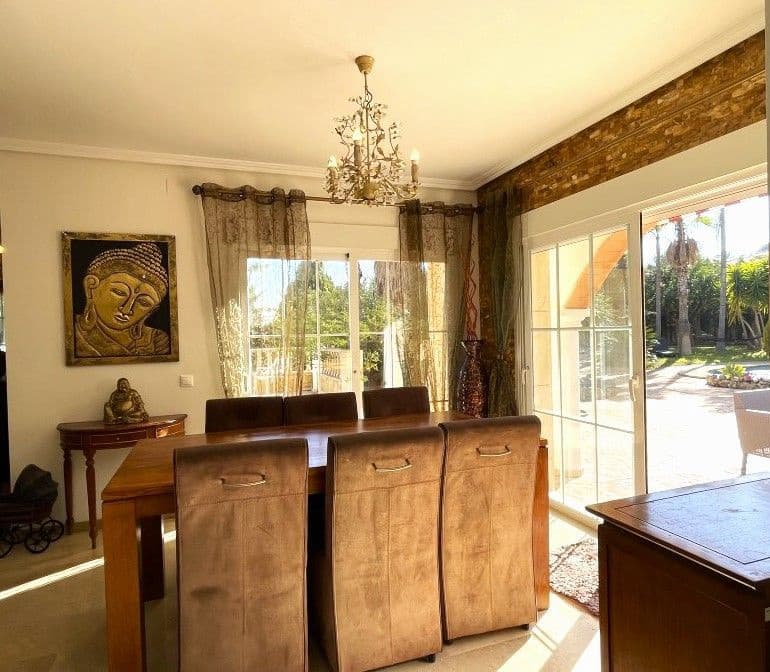 4 soverom Villa til salgs i La Nucia med svømmebasseng garasje - € 1 850 000 (Ref: 9529478)