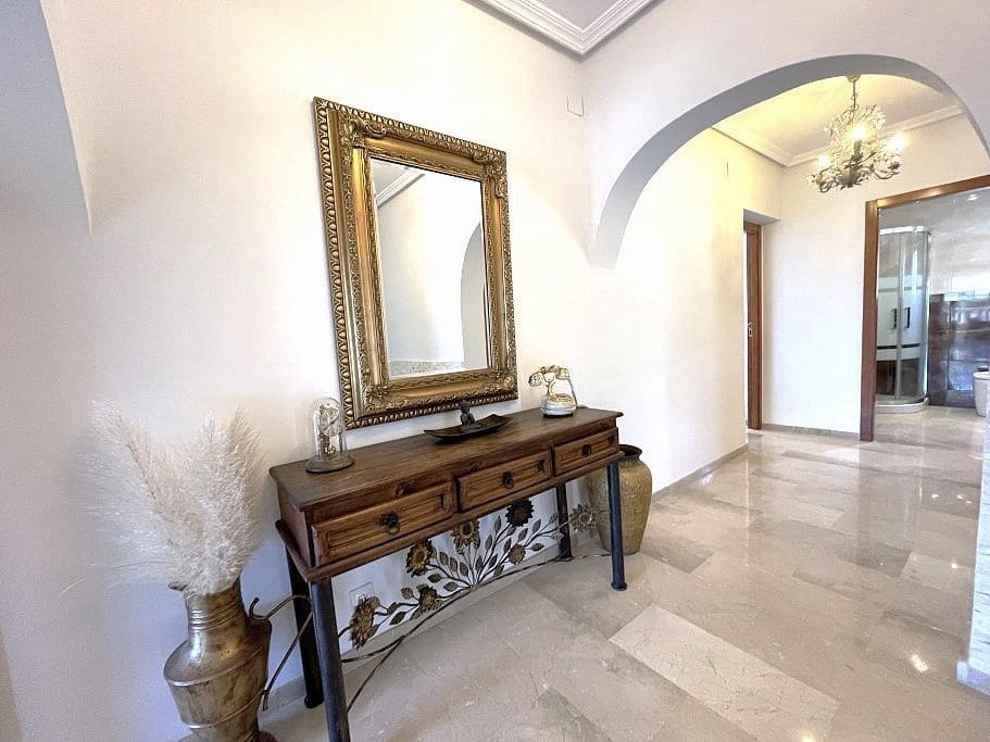 4 soverom Villa til salgs i La Nucia med svømmebasseng garasje - € 1 850 000 (Ref: 9529478)