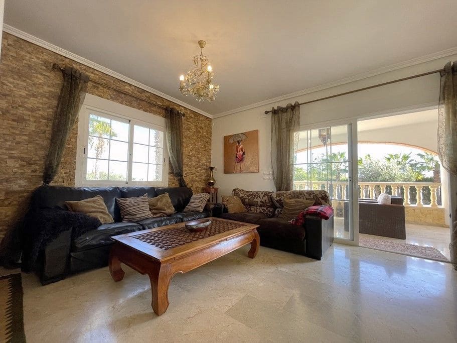 4 soverom Villa til salgs i La Nucia med svømmebasseng garasje - € 1 850 000 (Ref: 9529478)