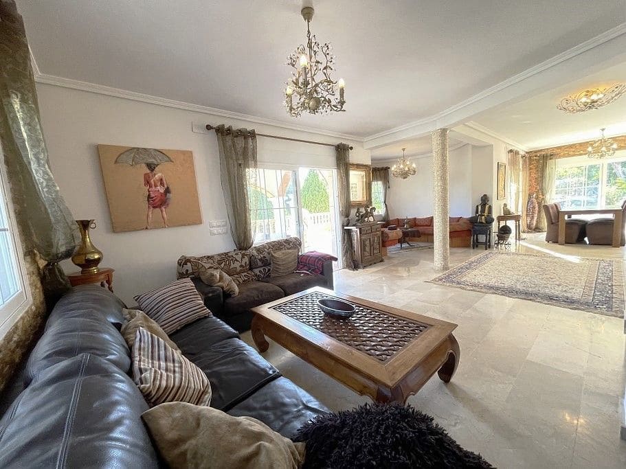 4 soverom Villa til salgs i La Nucia med svømmebasseng garasje - € 1 850 000 (Ref: 9529478)