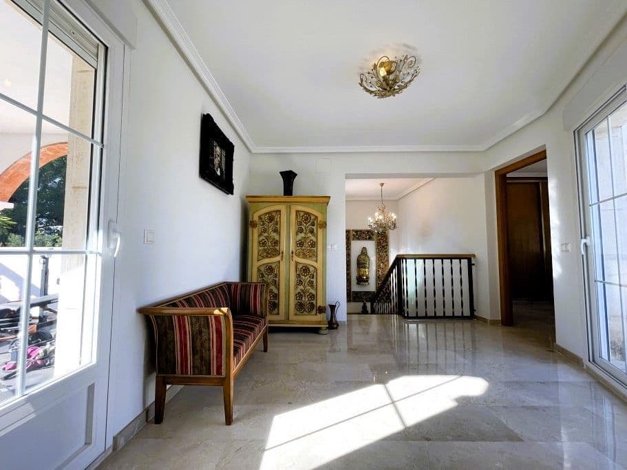 4 soverom Villa til salgs i La Nucia med svømmebasseng garasje - € 1 850 000 (Ref: 9529478)