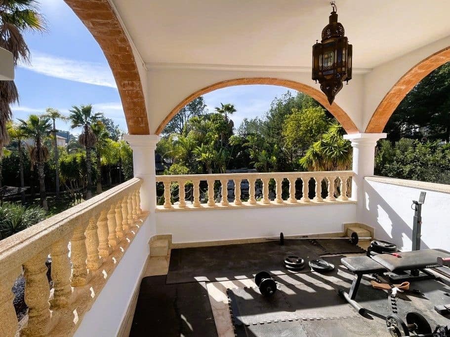 4 soverom Villa til salgs i La Nucia med svømmebasseng garasje - € 1 850 000 (Ref: 9529478)