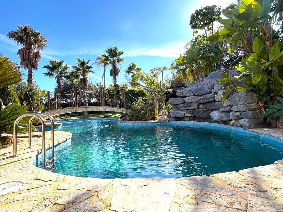 4 soverom Villa til salgs i La Nucia med svømmebasseng garasje - € 1 850 000 (Ref: 9529478)