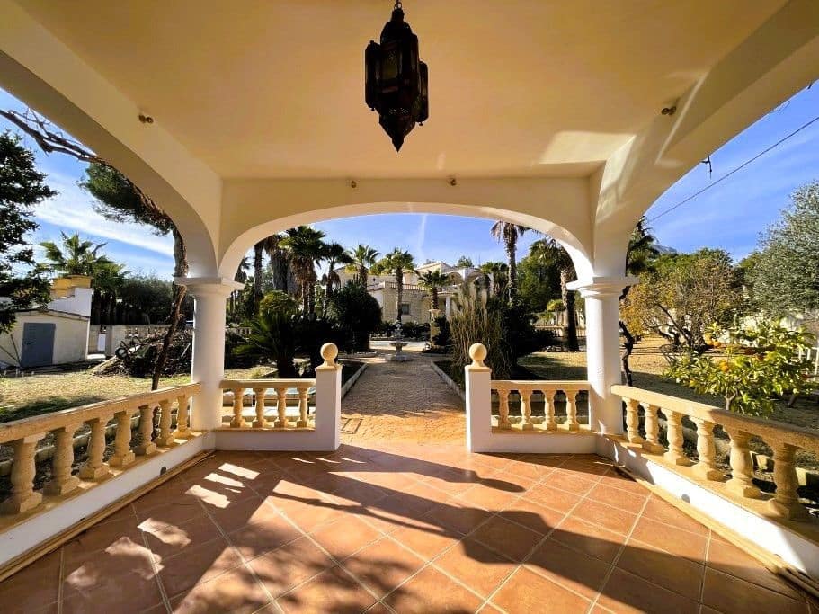 4 soverom Villa til salgs i La Nucia med svømmebasseng garasje - € 1 850 000 (Ref: 9529478)