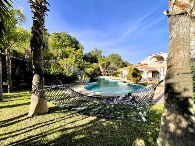 4 makuuhuone Huvila myytävänä paikassa La Nucia mukana uima-altaan 
autotalli - 1 820 000 € (Ref: 9529478)