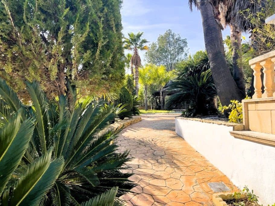 4 soverom Villa til salgs i La Nucia med svømmebasseng garasje - € 1 850 000 (Ref: 9529478)