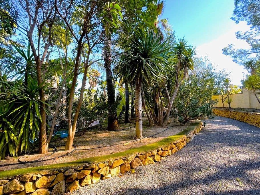 4 soverom Villa til salgs i La Nucia med svømmebasseng garasje - € 1 850 000 (Ref: 9529478)