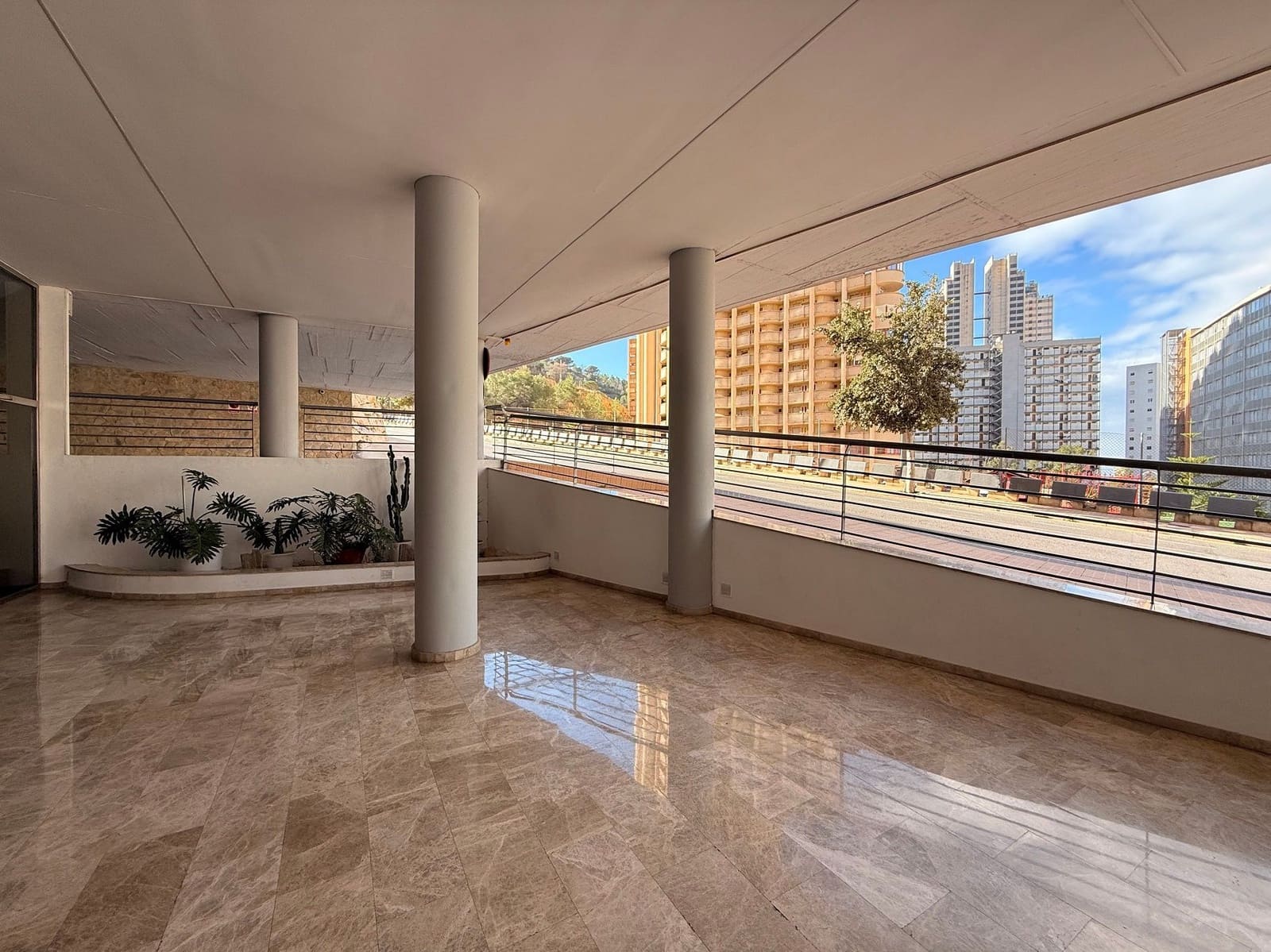 2 slaapkamer Appartement te huur in Benidorm met zwembad garage - € 1.250 (Ref: 9604599)