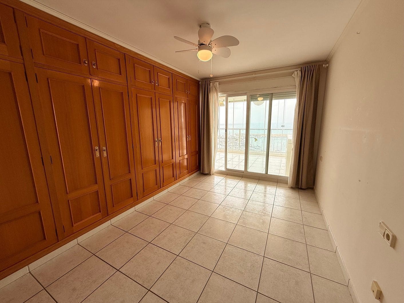 3 soveværelse Lejlighed til leje i Calpe / Calp med swimmingpool garage - € 1.900 (Ref: 9655692)