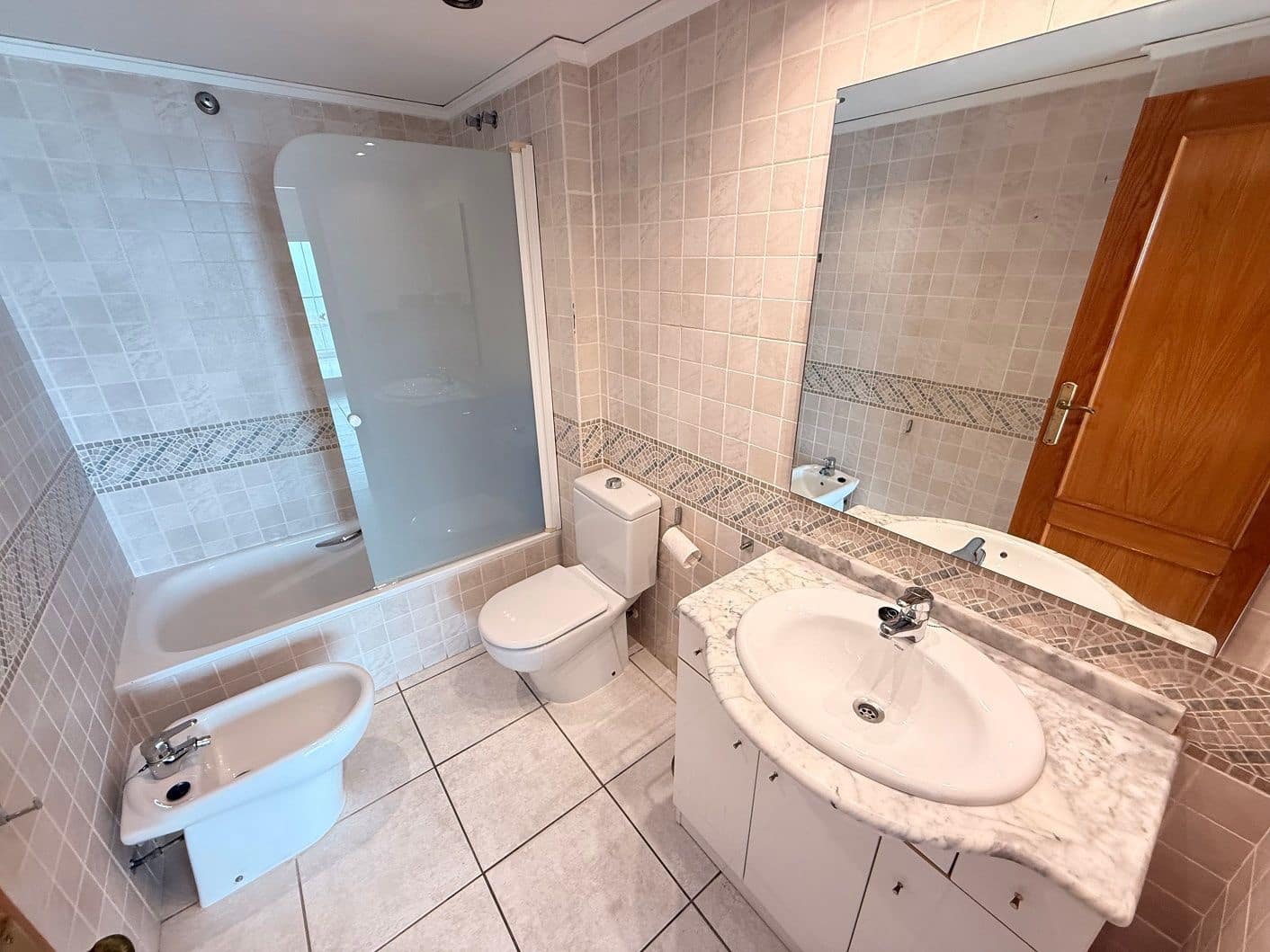 3 soveværelse Lejlighed til leje i Calpe / Calp med swimmingpool garage - € 1.900 (Ref: 9655692)