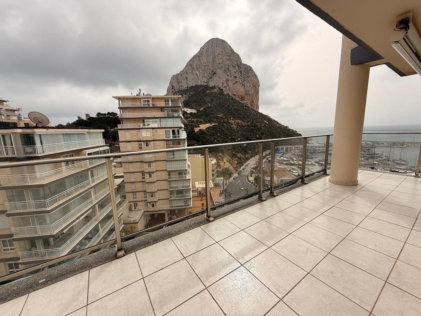 3 soveværelse Lejlighed til leje i Calpe / Calp med swimmingpool garage - € 1.900 (Ref: 9655692)