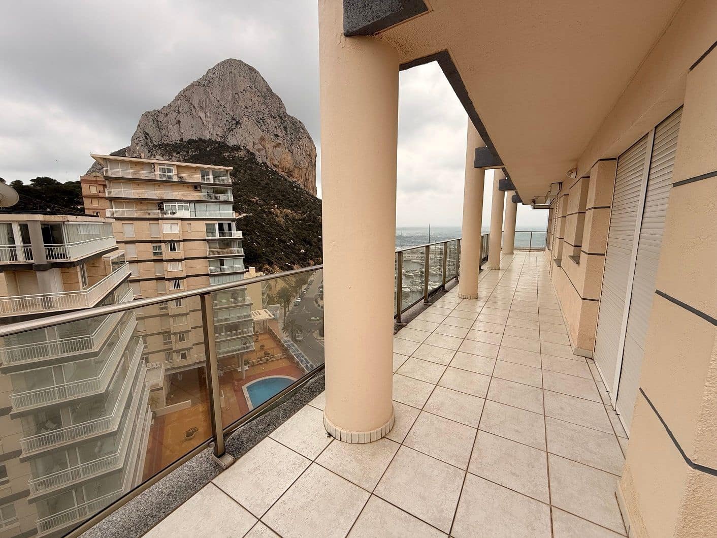 3 soveværelse Lejlighed til leje i Calpe / Calp med swimmingpool garage - € 1.900 (Ref: 9655692)
