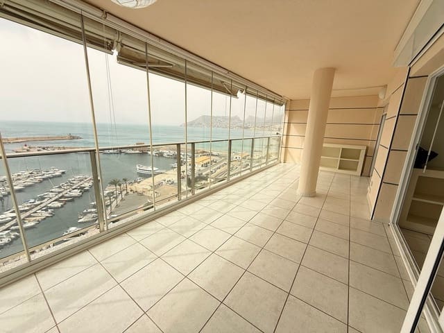 3 soveværelse Lejlighed til leje i Puerto, Calpe / Calp med swimmingpool garage - € 1.900 (Ref: 9655692)