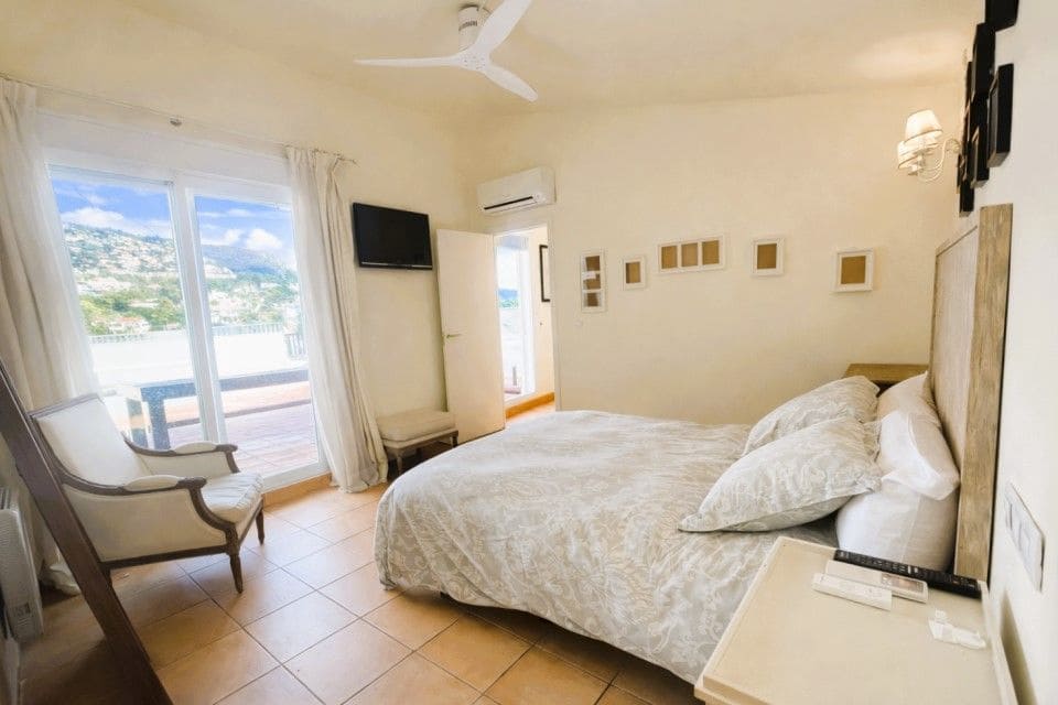 3 bedroom Townhouse for sale in Altea with pool garage - € 590,000 (Ref: 9673839)