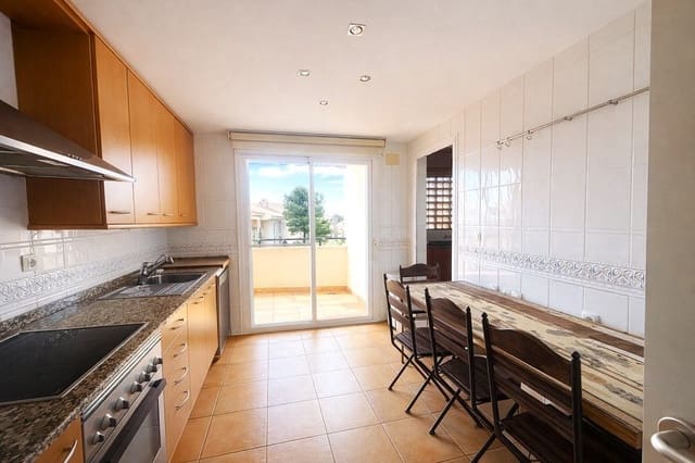 3 bedroom Townhouse for sale in Altea with pool garage - € 590,000 (Ref: 9673839)