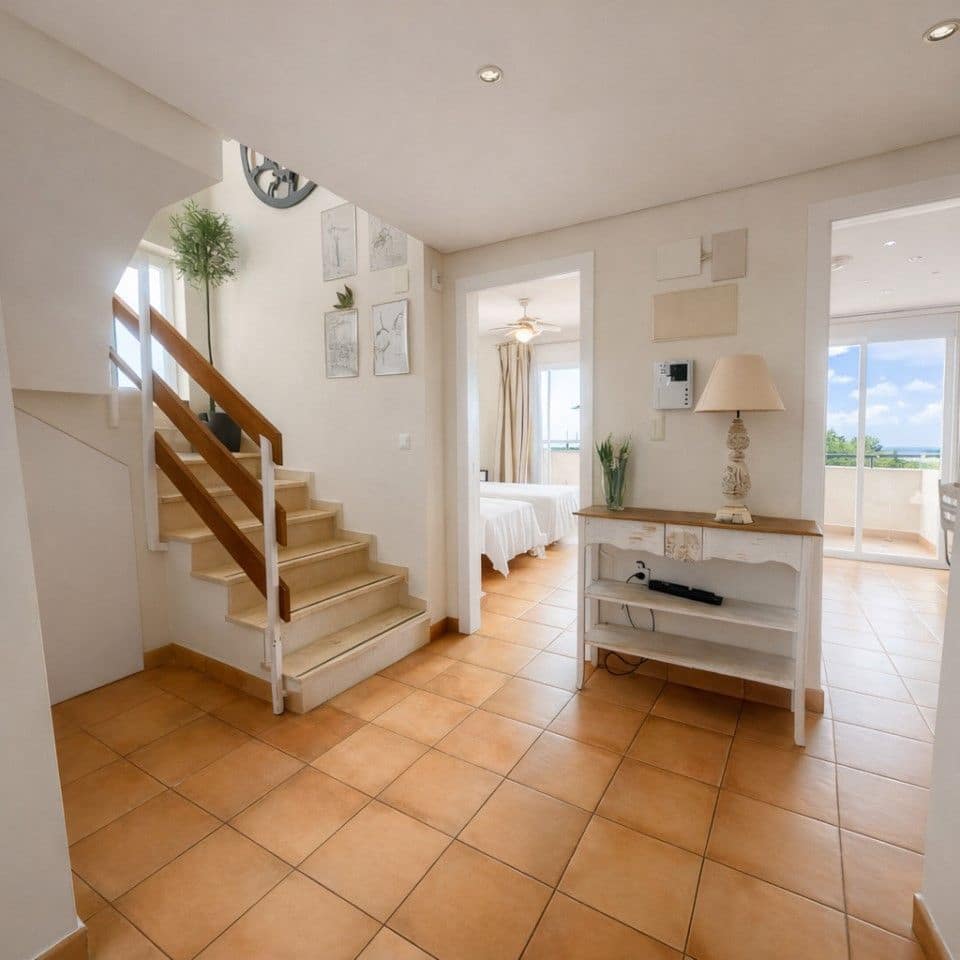 3 bedroom Townhouse for sale in Altea with pool garage - € 590,000 (Ref: 9673839)