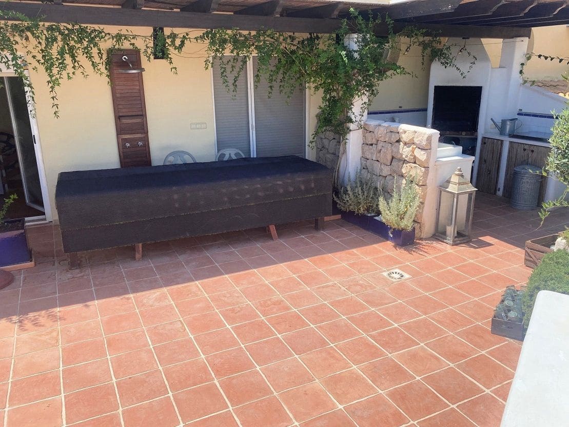 3 bedroom Townhouse for sale in Altea with pool garage - € 590,000 (Ref: 9673839)